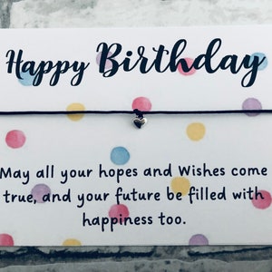 Alles Gute zum Geburtstag Geschenk Wunscharmband. Machen Sie ein Wunschgeschenk. Freundin, Schwester, Frau, Tante. Nachdenkliches Geschenk, um jemanden wissen zu lassen, dass Sie sich interessieren.