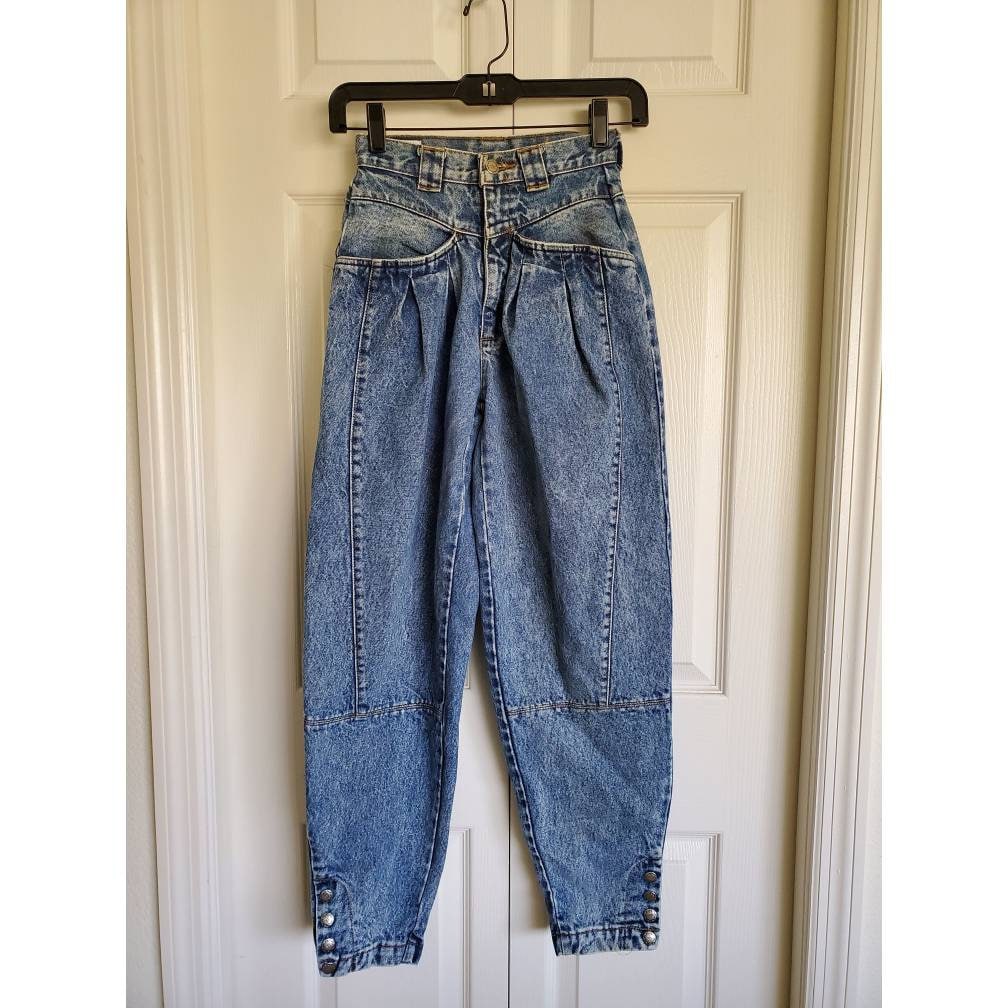 Vintage NUOVO High Rise Acid Wash Denim Jeans or Capris- 80s High