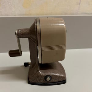 Vintage Berol Vacuhold Pencil Sharpener 06810