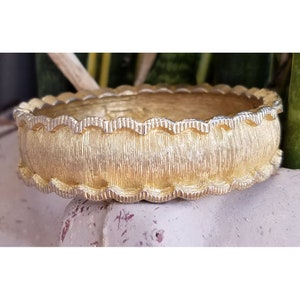 Vintage Ledo 1961 hinged bangle bracelet- gold scalloped 60s bracelet- mid century