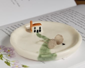 Anneau ou porte-objets en céramique orné d'un cottage et d'un chat