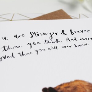 Carte d'amour illustrée Strong & Brave - Carte de pensée pour vous, Carte de rétablissement, Carte d'amour, Carte d'amitié motivante, Grizzly image 5
