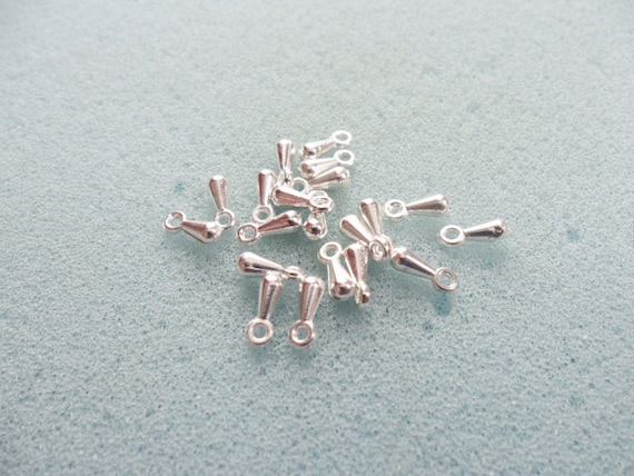20 silver drop charms - 3d droplet charms  - silver plated drop - 7mm x 2mm - silver plated charm - extension chain end - teardrop charm