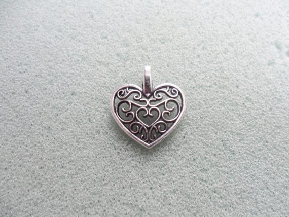 10 Cross charms antique silver tone C72