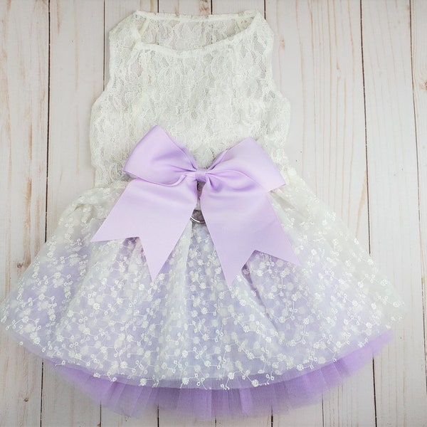 Wedding dog dress | Dog flower girl | Purple wedding | purple flowers | Lavender flower girl dog dress | The Chiquis