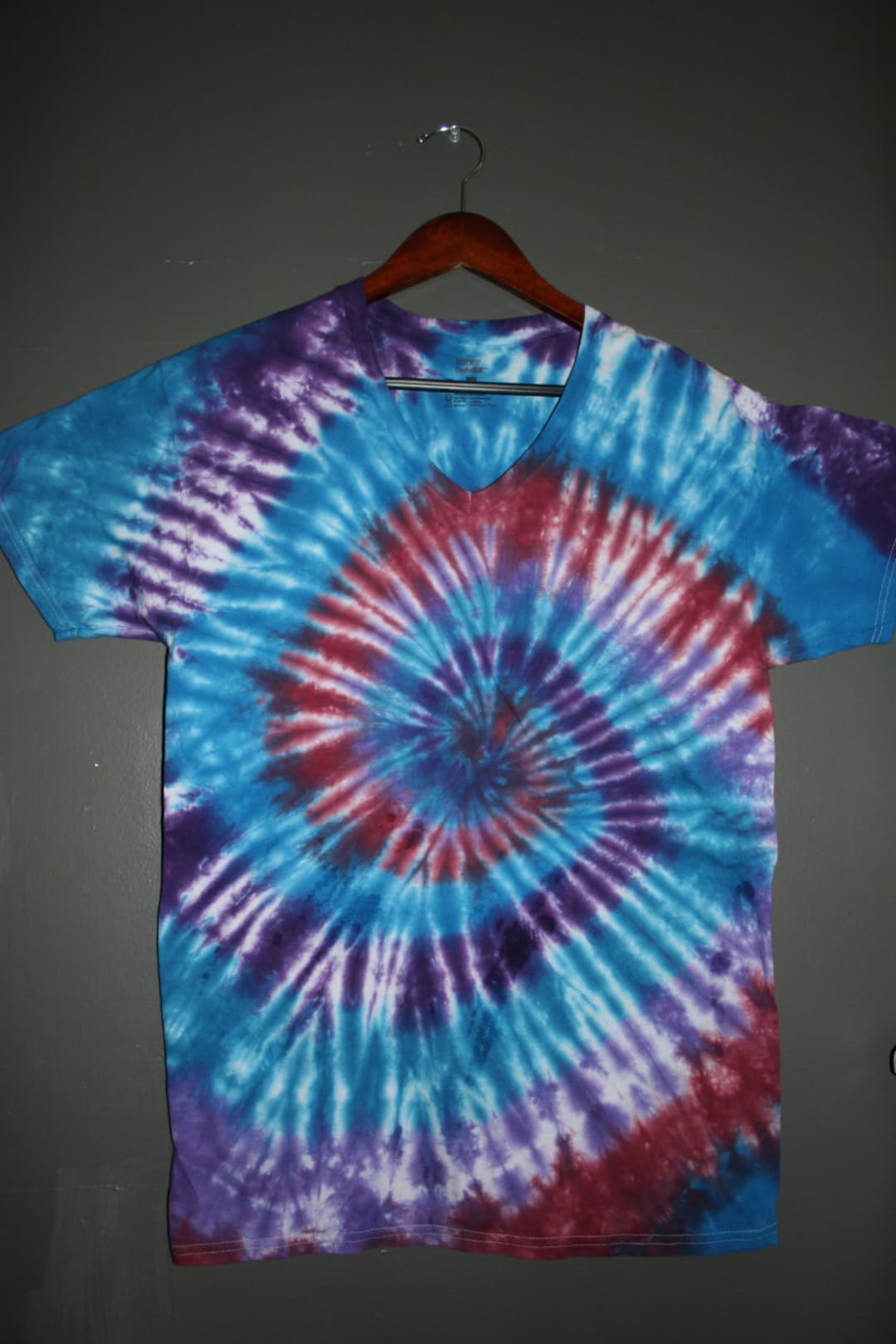 Adult M V-neck Tie Dye T-shirt - Etsy