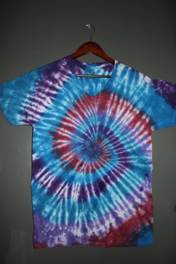 Adult M V-neck Tie Dye T-shirt - Etsy
