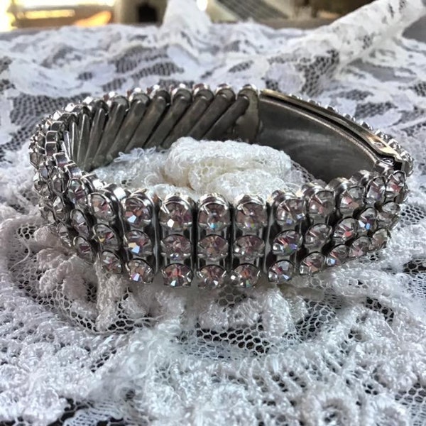 Vintage 1950s 1960s Rhinestone Stretch Memory Photo Bracelet Opens To Enclose A Tiny Photograph Clear Rhinestones Unique And Beautiful