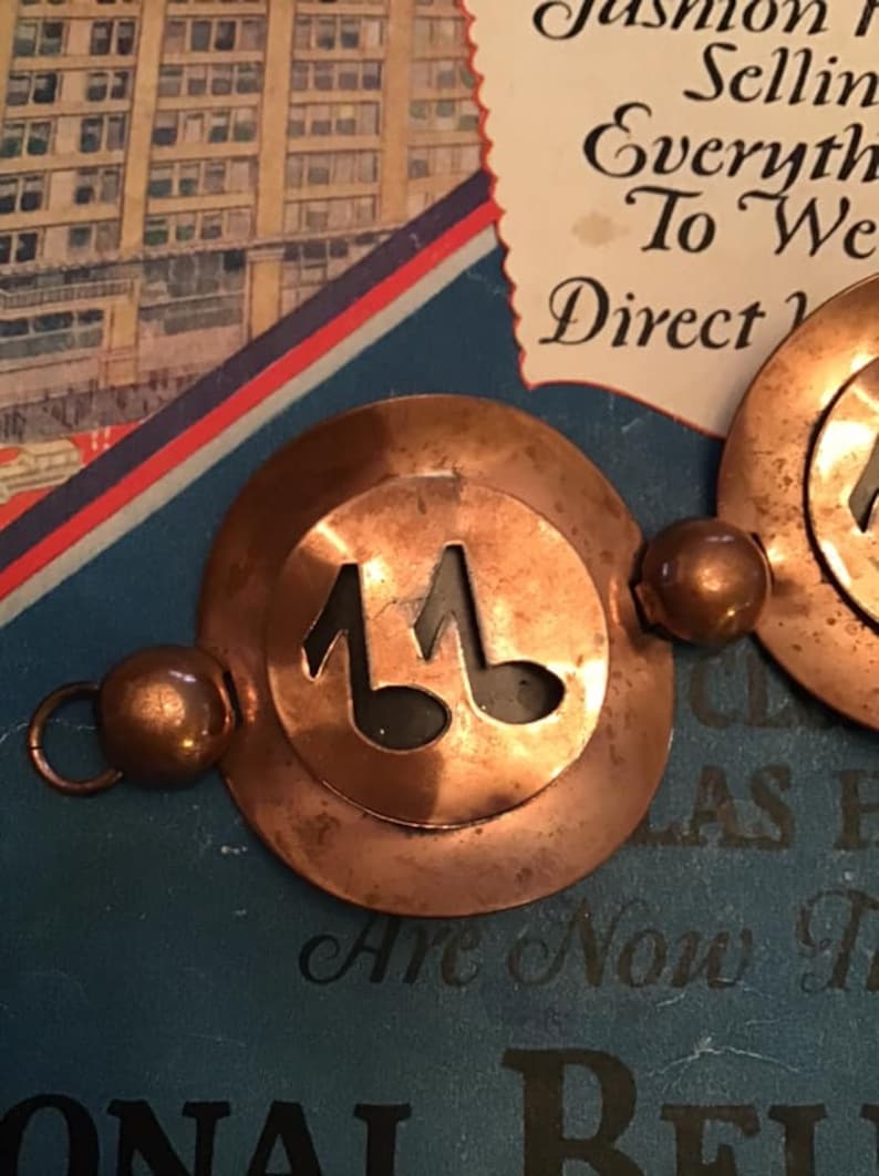 Vintage 1950/'s Bracelet Large Discs With Musical Notes On Them Rockabilly VLV Copper?