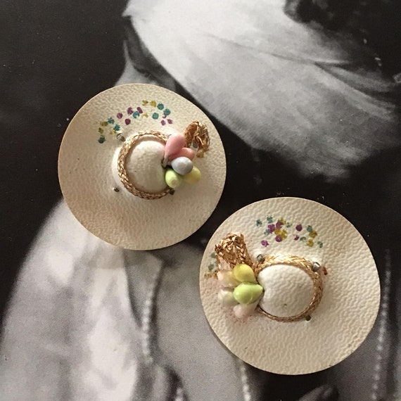 Vintage 1950's Earrings CLIP ON Style Off White H… - image 1