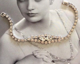 Vintage 1950s Bracelet Rhinestones Lightweight Unsigned Old Hollywood Style