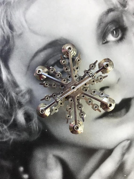 Vintage 1950's 1960's Brooch Pin Snowflake Light … - image 7