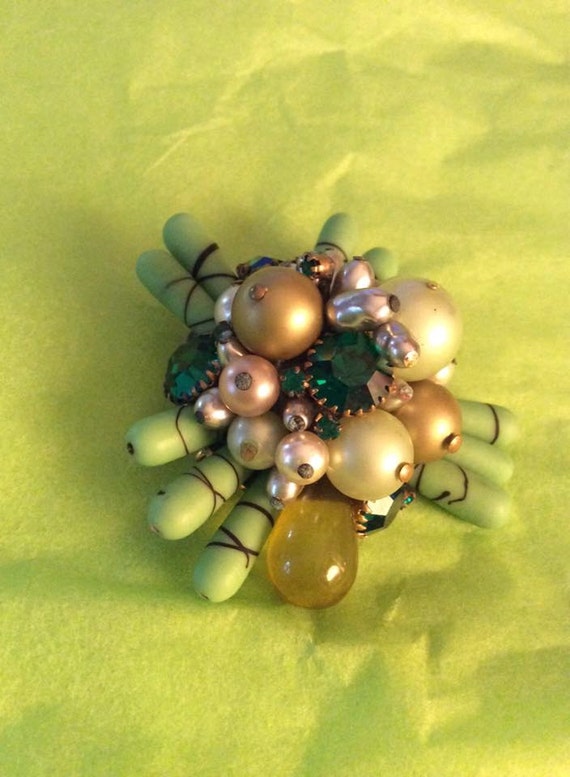 Vintage 1930s 1940s Brooch Czech Glass Beads Green