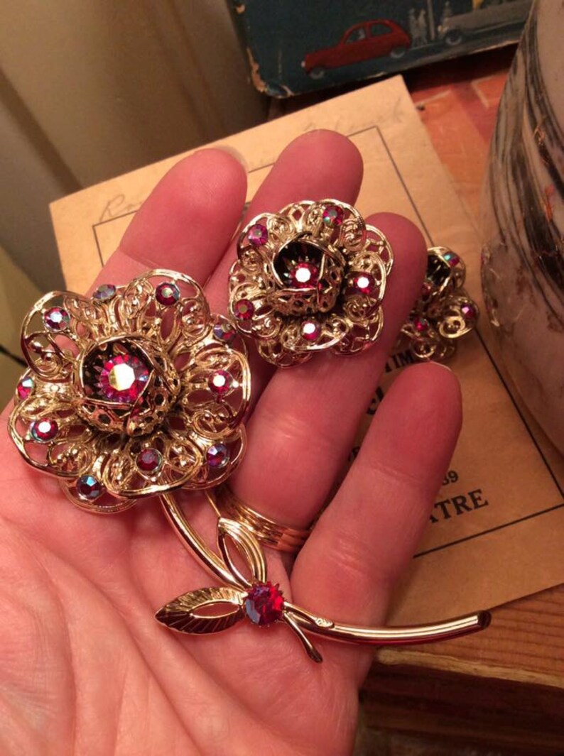 Vintage 1960s 1970s Brooch Earrings Demi Parure Two Piece Set Flower Shape Sarah Coventry Red Stones Gold Tone Color Metal