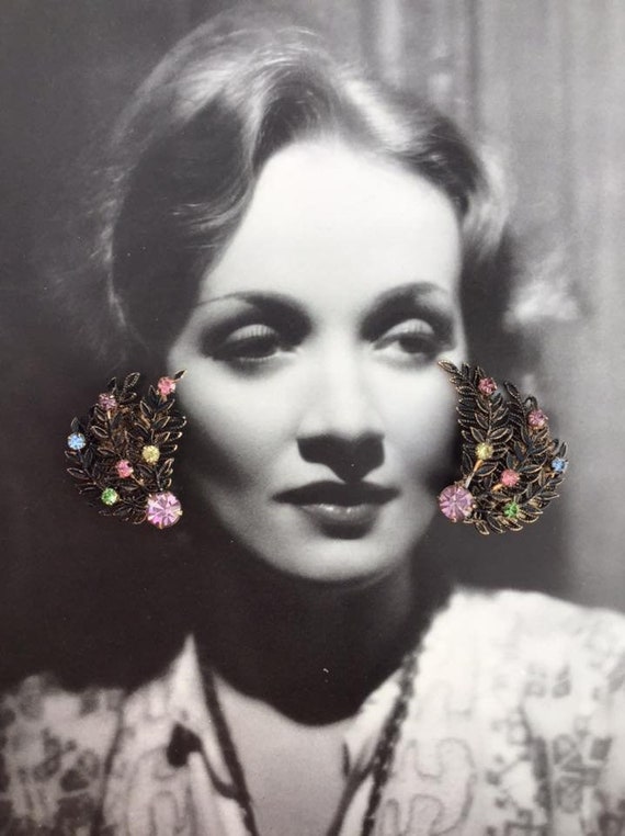 Vintage 1950's 1960's Earrings Clip On Style Past… - image 1