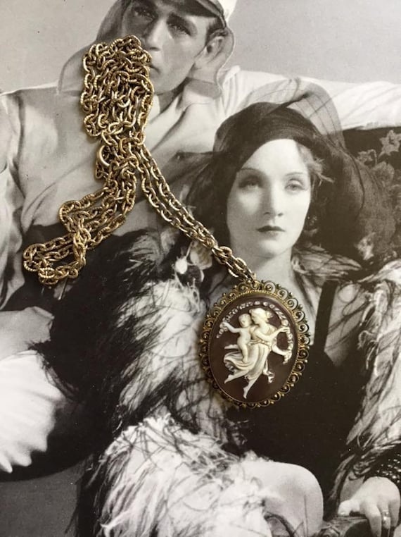 Vintage 1920's 1930's Cameo Shell Brooch/Necklace… - image 1