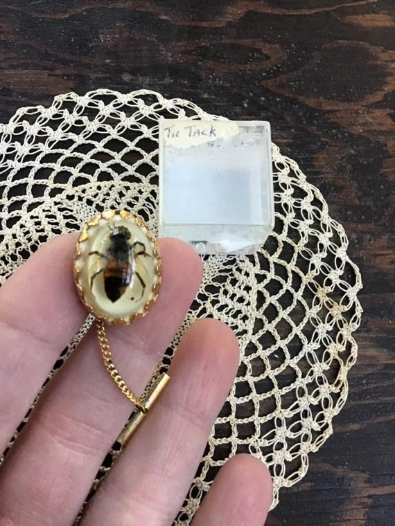 Vintage 1950s Tie Tack Genuine Honey Bee (Died Na… - image 3