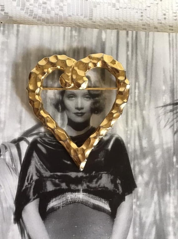 Vintage 1990's Y2K Brooch Pin Heart Shape Gold Ton
