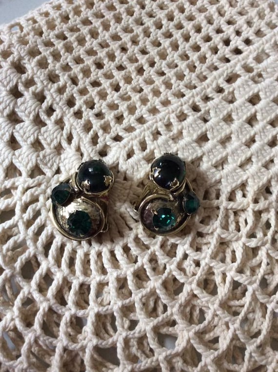 Vintage 1950s 1960s Earrings Clip On Green Stones 