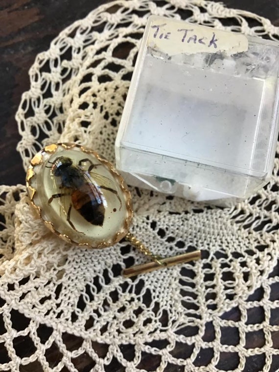 Vintage 1950s Tie Tack Genuine Honey Bee (Died Na… - image 2