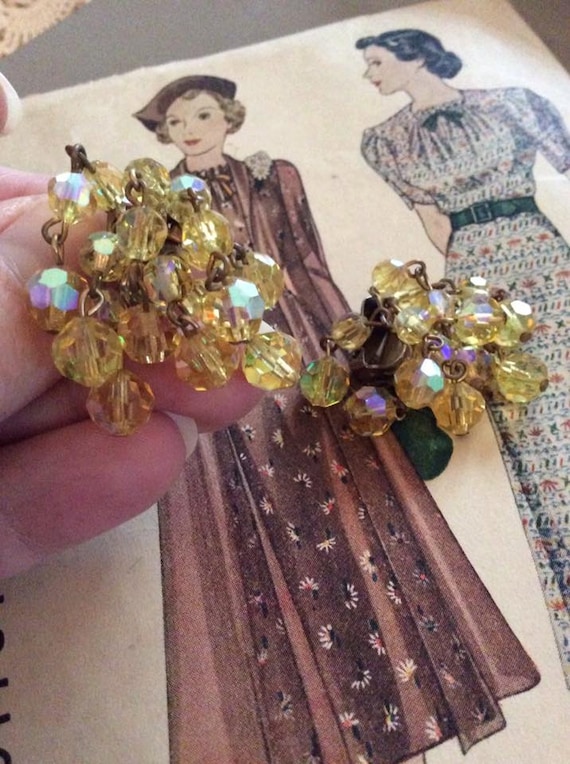 Vintage 1950s Earrings Clip On Yellow Aurora Bore… - image 1