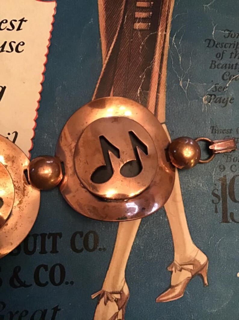 Vintage 1950/'s Bracelet Large Discs With Musical Notes On Them Rockabilly VLV Copper?