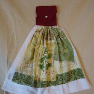 Herb Theme Kitchen Towel, Herbs, Basil, Bay Leaves, Herb Decor, Oven Decor, Kitchen Decor,