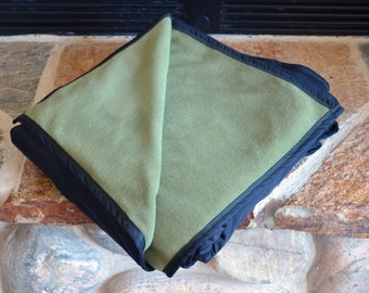 Waterproof Polartec Pet Blanket: Hypoallergenic Dog Throw (84x60)