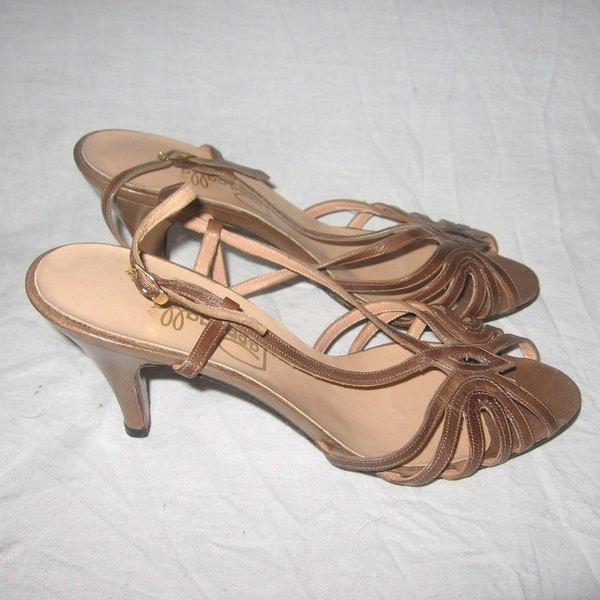 VTG Pappagallo Made In Spain Beige Strappy Buckled Ankle Strap Peep Toe High Heel Leather Upper Other Part Man Made Sandals Disco Shoes 6.5M
