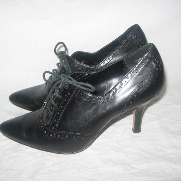 Vintage Circa Joan DH Harding Black Classic Laced Perforated Leather Upper Sole High Heel Pointed Toe Oxford Loafer Shoes Size 6 M