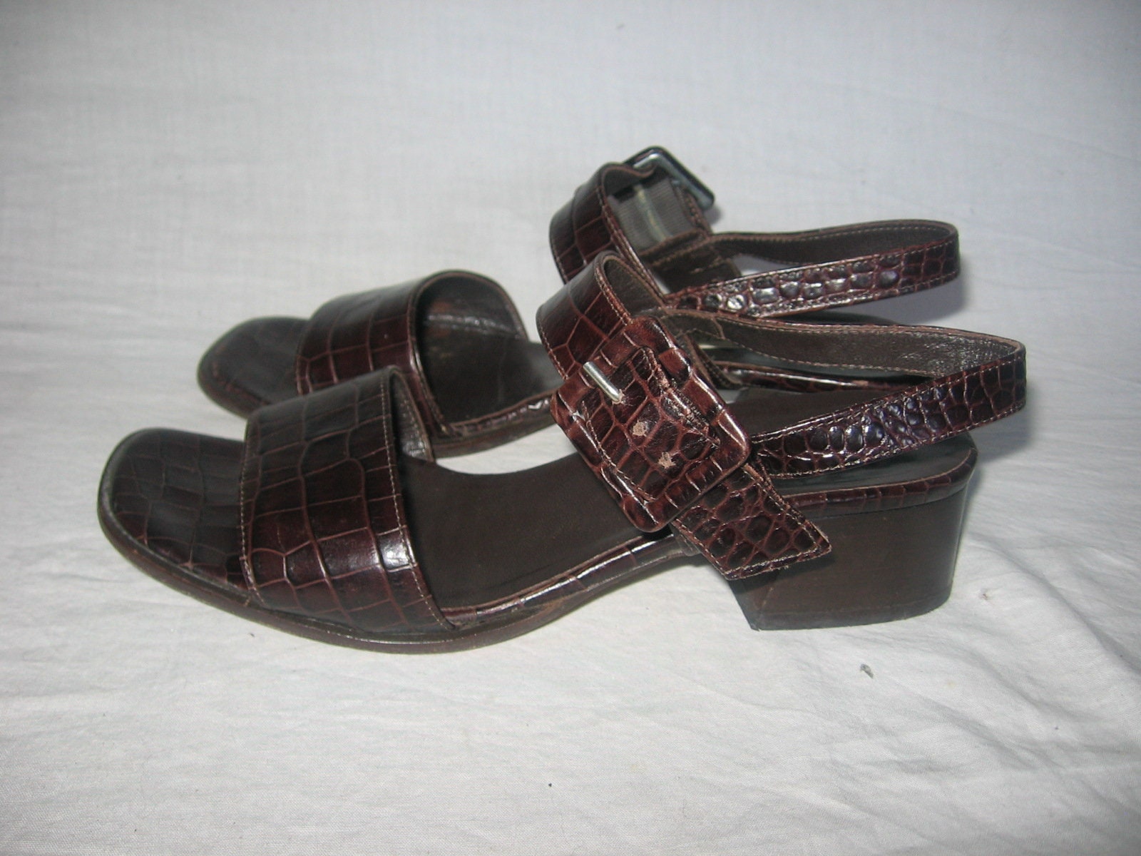 croc style sandals