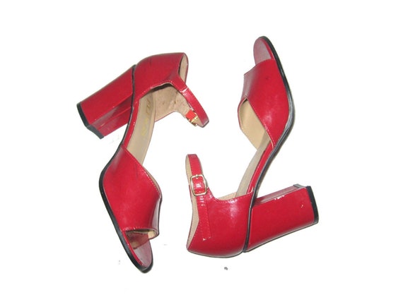 VTG Flings Red Patened Leather Caged Peep Toe Chu… - image 1