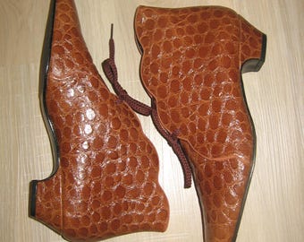 Vintage Paradise Kittens Made In USA Brown Reptile Print Leather Upper Granny Victorian Pixie Laced Up Booties Boots Shoes Size 8 1/2