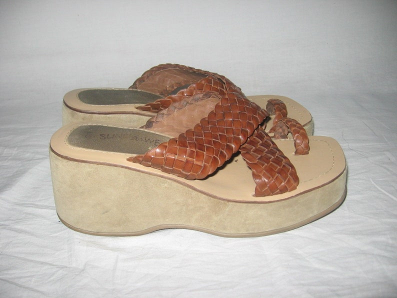 VTG Sunflowers Made Brazil Brown Beige Woven Criss Cross Strap Cut Out Thong High Wedge Heel Boho Grunge Suede Leather Sandals Shoes Size 10