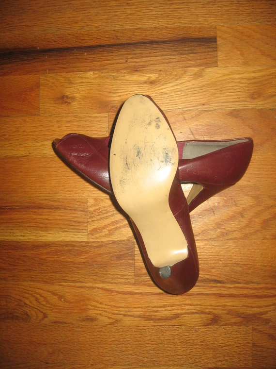 Vintage Andiamo Made In USA Genuine Leather Upper Burgandy Peep Toe High Heel Leather Disco Pumps Shoes Size 7M Vintage Andiamo Made In USA Genuine Leather Upper Burgandy Peep Toe High Heel Leather Disco Pumps Shoes Size 7M