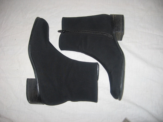 stuart weitzman low boots