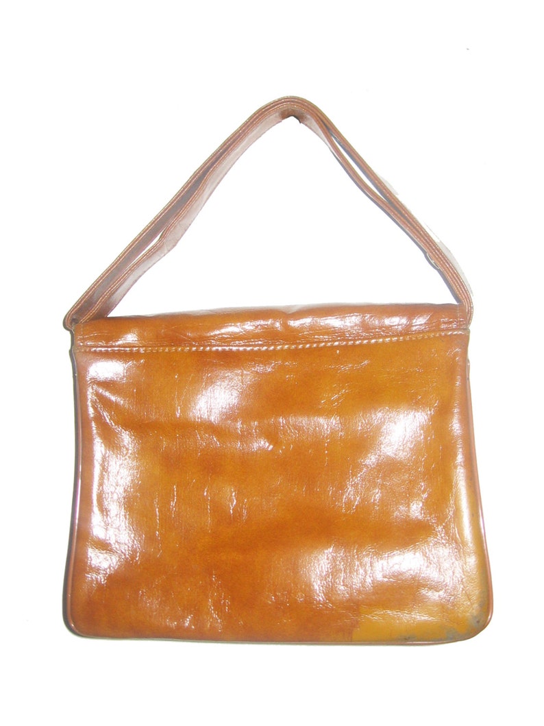 Vintage Tan Gold Metal Flap Closure Multi Compartment Shoulder Strap Hippie Boho Disco Mod Vinyl Handbag 8 H x 9 3/4 L x 5 W image 4