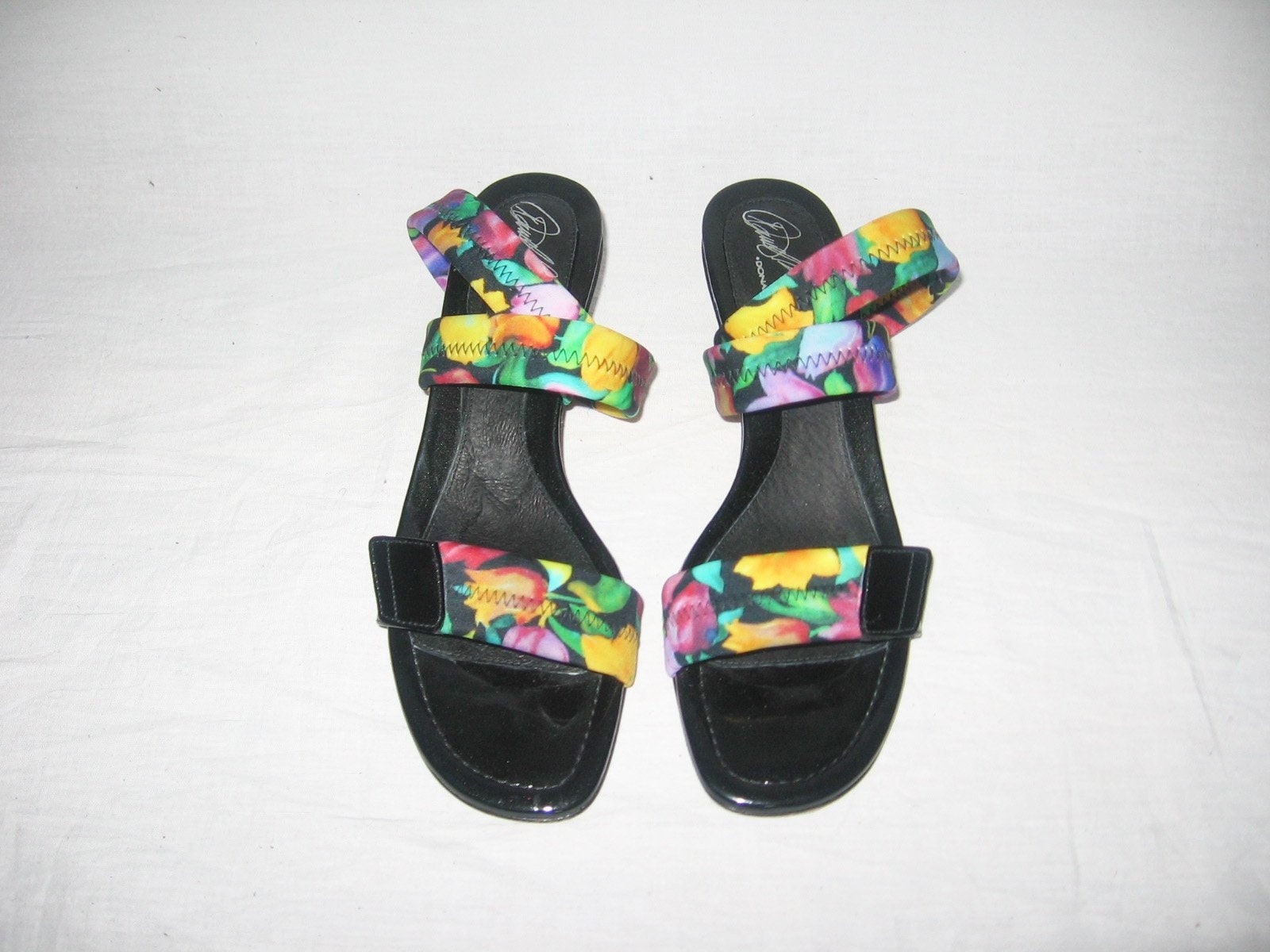 Vintage Donald J Pliner Vero Cuoio Black Multi color Floral Print