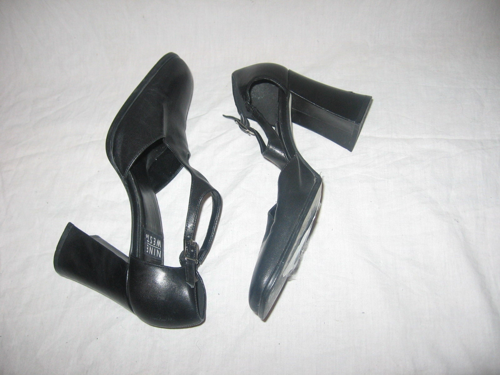 Nine west hotsell mary jane heels