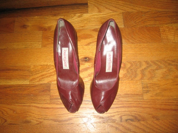 Vintage Andiamo Made In USA Genuine Leather Upper Burgandy Peep Toe High Heel Leather Disco Pumps Shoes Size 7M Vintage Andiamo Made In USA Genuine Leather Upper Burgandy Peep Toe High Heel Leather Disco Pumps Shoes Size 7M
