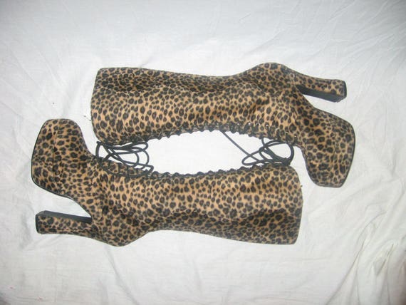 VTG Leopard Animal Print Knee High Platform Laced up Chunky Heels