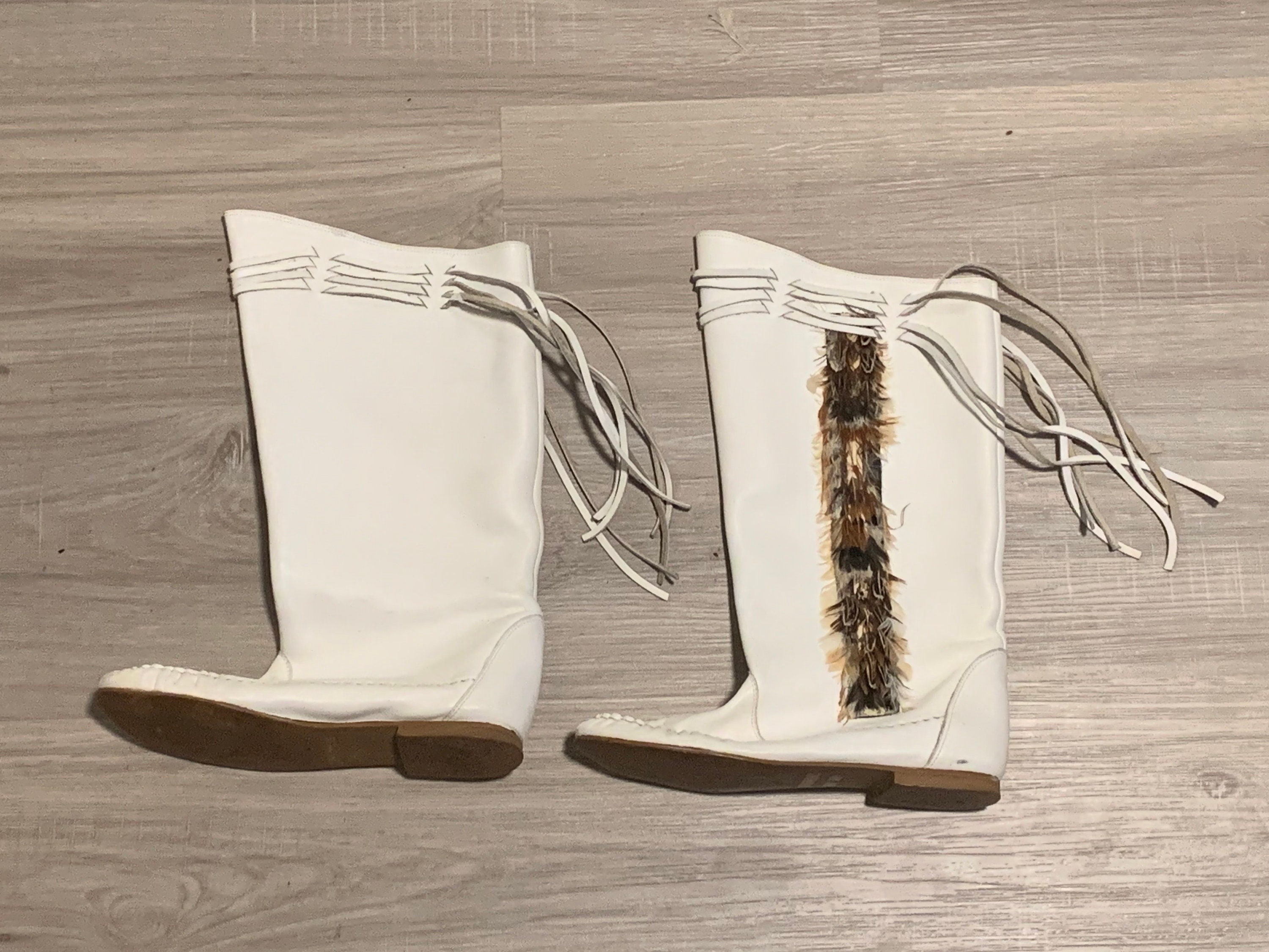 Vintage Wild Pair White Leather Feather Trim Low Flat Heel Fringe 