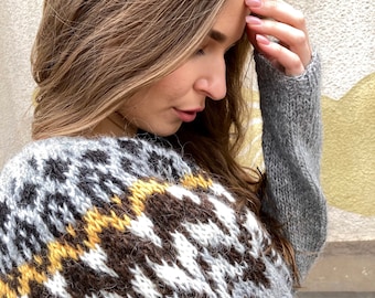 Hand Knitted Lettlopi Wool Sweater: Grey Icelandic Pattern, Size L