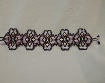 Hand Crafted Beaded Bracelet, Seed Bead Bracelet, Shaped Beaded Bracelet, Delica Bracelet, Rose/Pink Bracelet