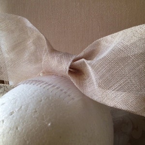 White oversized bow fascinator image 3