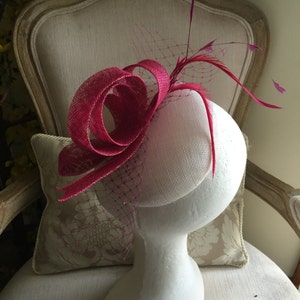 Gorgeous white round fascinator with magenta loops, feathers and netting. Made to order image 3