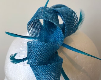 NEW turquoise sinamay loop fascinator on a clear comb with feathers!