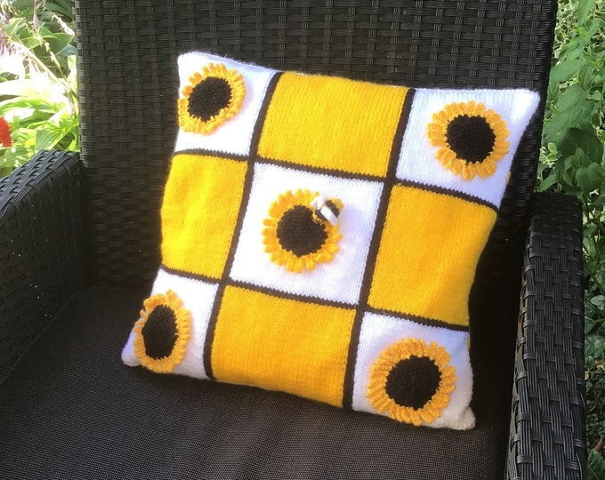 Knitting Pattern for Sunflower Pillow, Sunflower and Bee Cushion, Summer knitting pattern, Flower design, Bee crafts, digital download