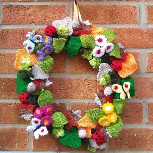 Knitting pattern for Woodland Wreath, Knitted Primroses, Leaves, Acorns, Butterflies, Ladybirds, Everlasting Flower Knitting Patterns image 3