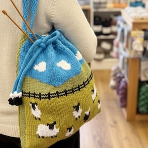 Sheep in Countryside Bag Knitting Pattern, Chunky Yarn (PDF Download)